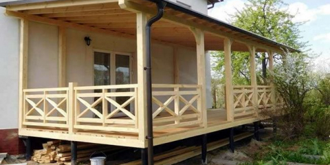 Veranda na chůdách k domu: jak postavit vlastníma rukama